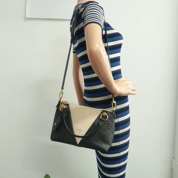 100% Authentic Louis Vuitton V Tote Black&White Leather Satchel 1496-61624 - Picture 12 of 12